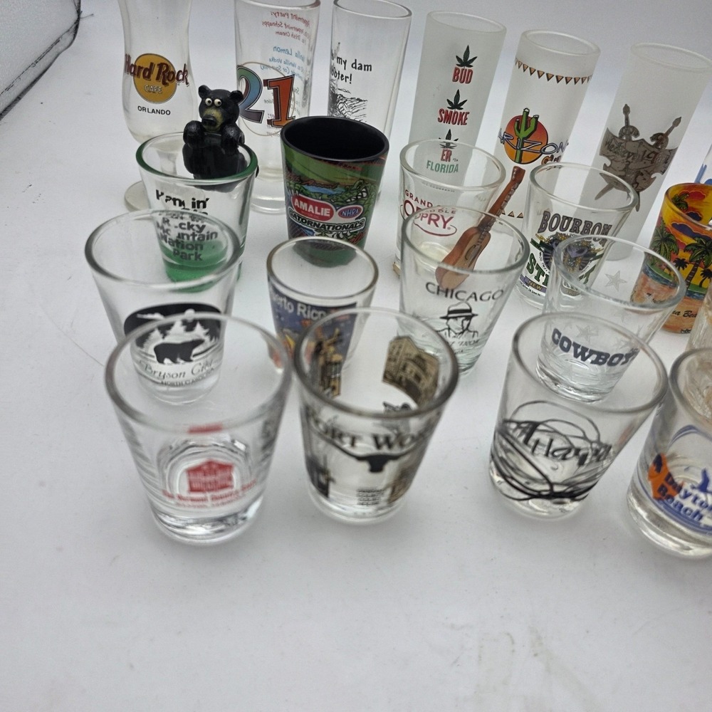 Lot of 25 Vintage Souvenir Shot Glasses Hard Rock Cafe Grand Ole Opry Travel H4 - Picture 5 of 16